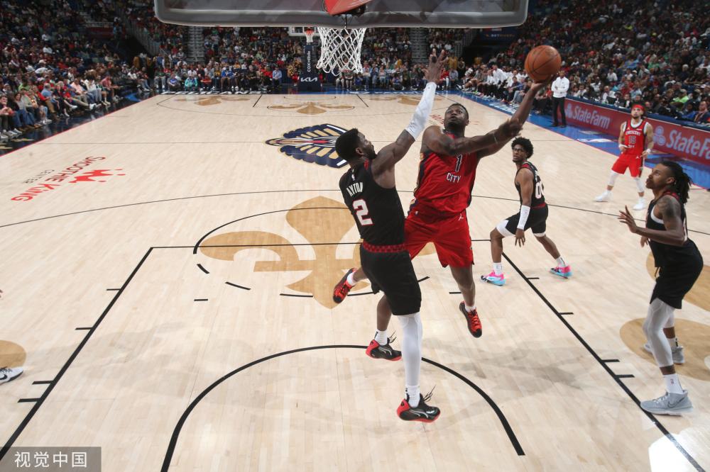 在中场的配 在中场的配